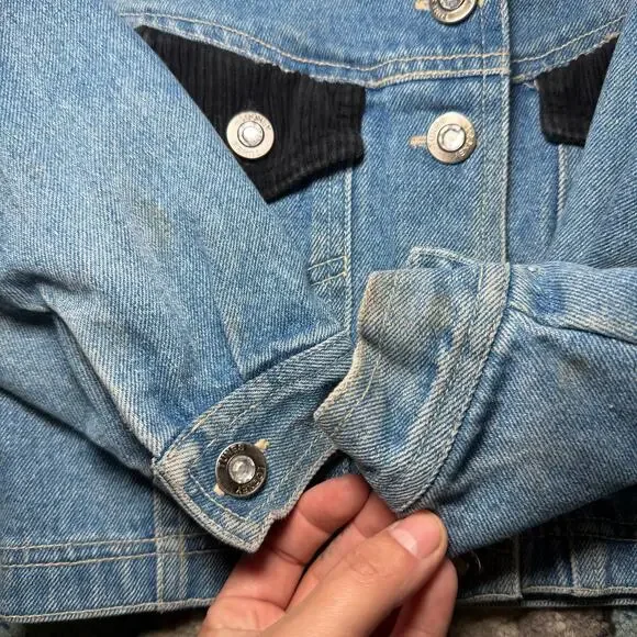 1996 Looney Tunes Denim Jacket - Picture 3 of 7